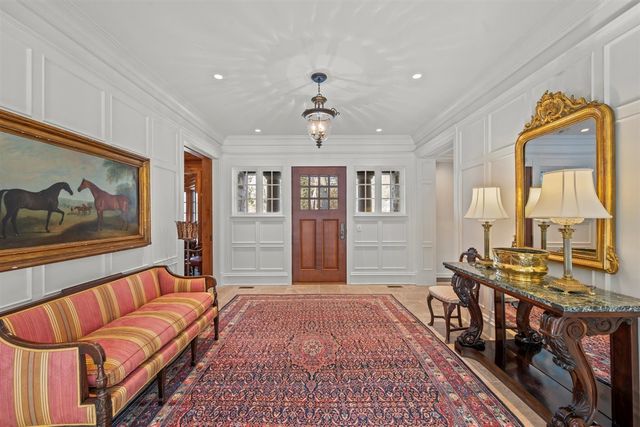 745 E Woodland Road, Lake Forest, IL 60045