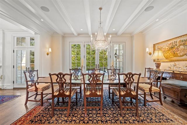 745 E Woodland Road, Lake Forest, IL 60045