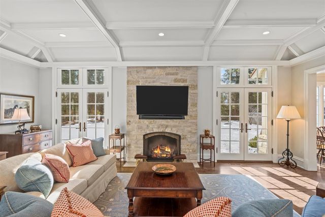 745 E Woodland Road, Lake Forest, IL 60045