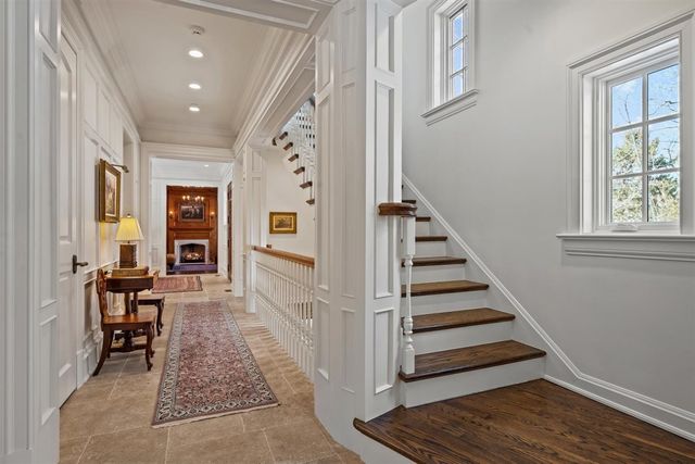 745 E Woodland Road, Lake Forest, IL 60045