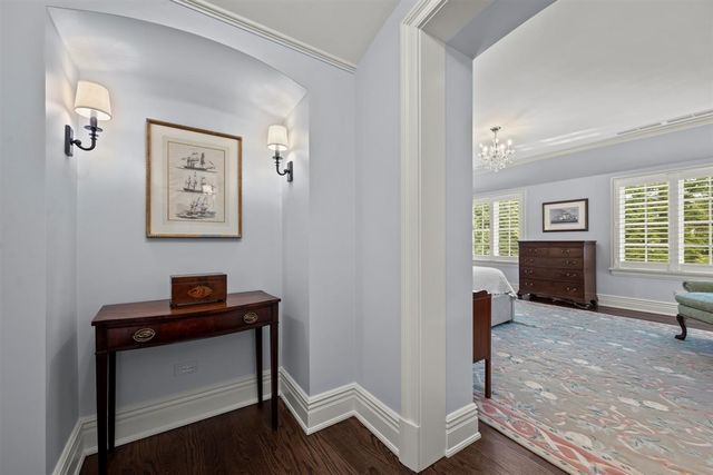 745 E Woodland Road, Lake Forest, IL 60045