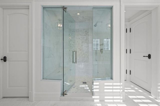 745 E Woodland Road, Lake Forest, IL 60045