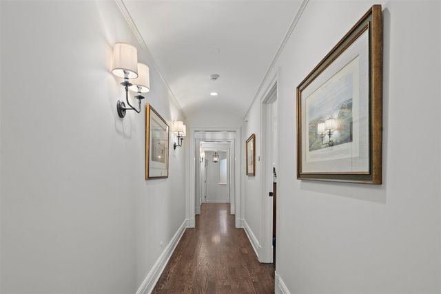 745 E Woodland Road, Lake Forest, IL 60045