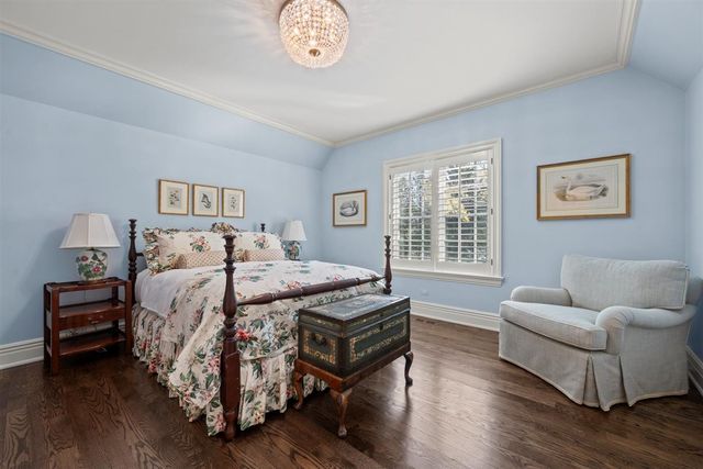 745 E Woodland Road, Lake Forest, IL 60045