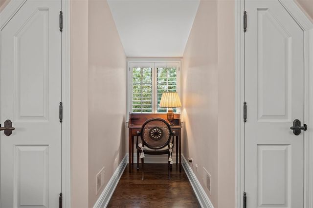 745 E Woodland Road, Lake Forest, IL 60045