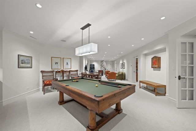 745 E Woodland Road, Lake Forest, IL 60045