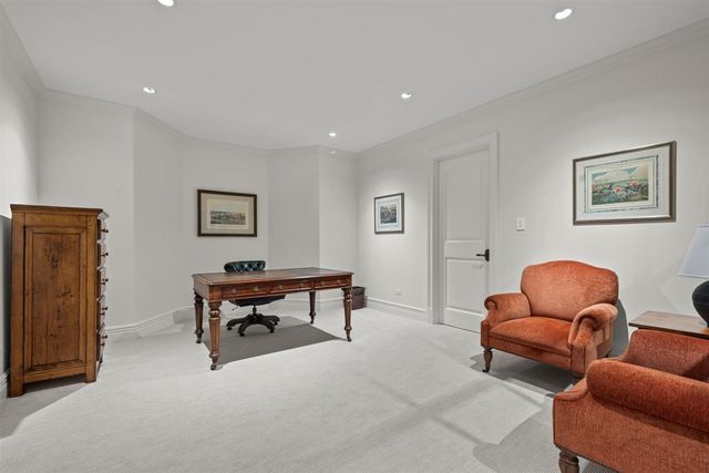 745 E Woodland Road, Lake Forest, IL 60045