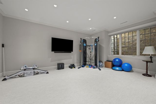 745 E Woodland Road, Lake Forest, IL 60045