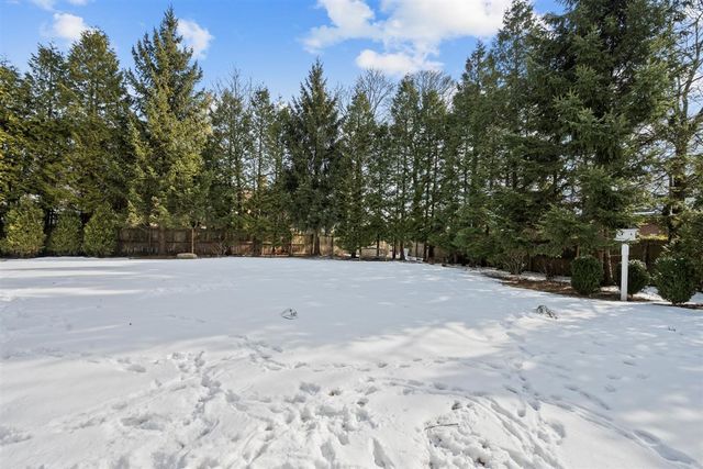 745 E Woodland Road, Lake Forest, IL 60045