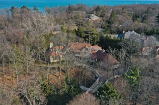 745 E Woodland Road, Lake Forest, IL 60045