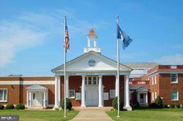 110 OAK DR, Stafford, VA 22554