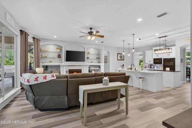 2304 SPRING HILL Court, Fleming Island, FL 32003