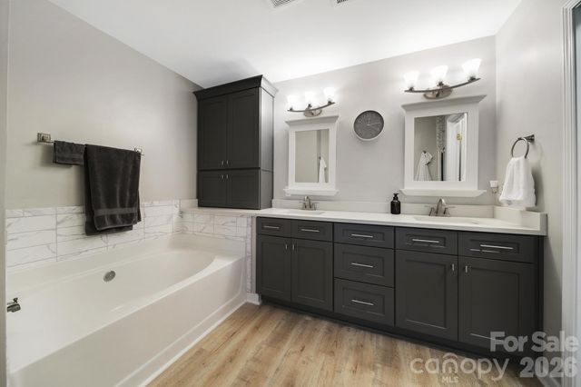 11719 Woodmere Trace Drive, Charlotte, NC 28277