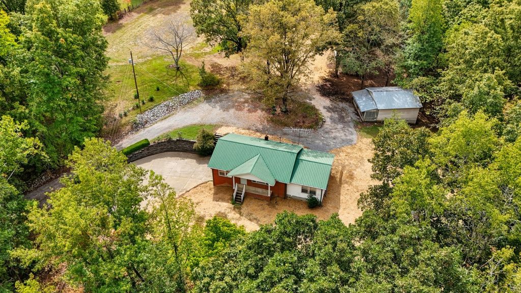 7731 Highway 70, E, Mc Ewen, TN 37101