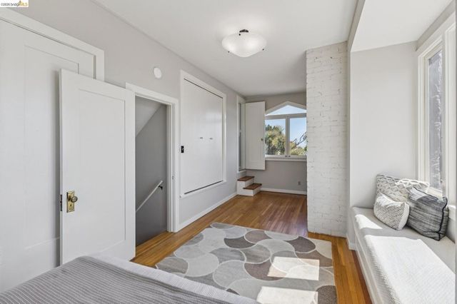 8 Mosswood Rd, Berkeley, CA 94704