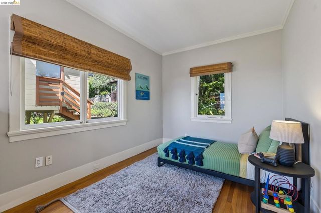 8 Mosswood Rd, Berkeley, CA 94704