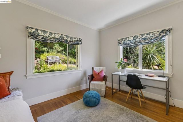 8 Mosswood Rd, Berkeley, CA 94704