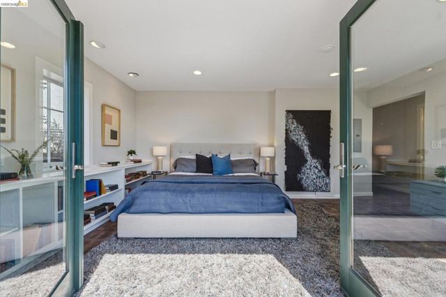 8 Mosswood Rd, Berkeley, CA 94704