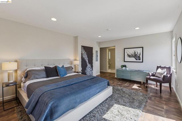8 Mosswood Rd, Berkeley, CA 94704