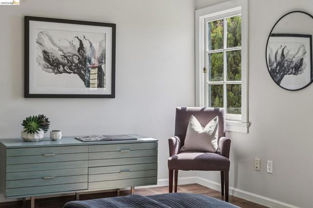 8 Mosswood Rd, Berkeley, CA 94704