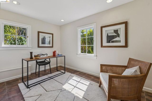 8 Mosswood Rd, Berkeley, CA 94704