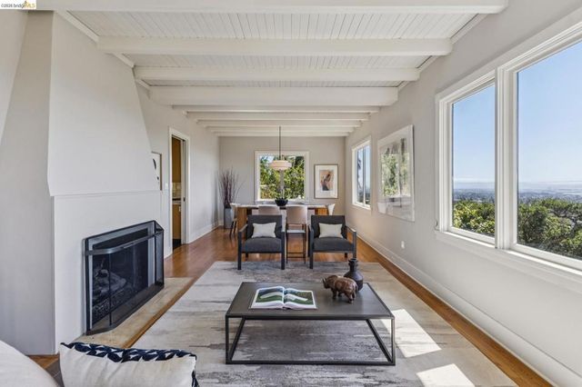 8 Mosswood Rd, Berkeley, CA 94704
