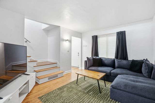 3417 BAKER ST NE, Washington, DC 20019