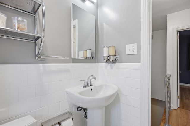 3417 BAKER ST NE, Washington, DC 20019