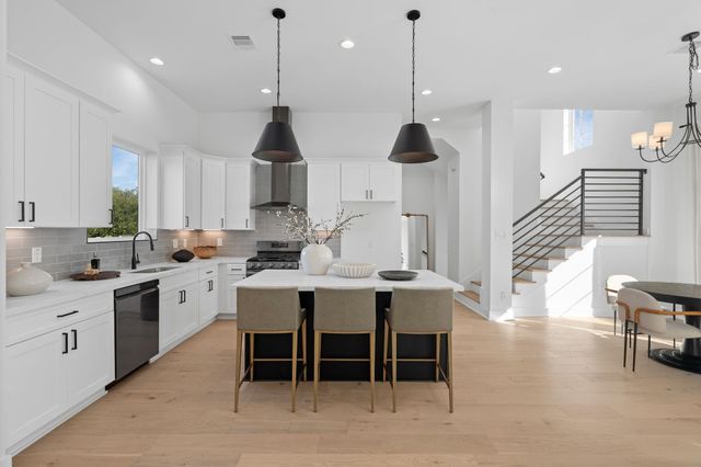 8705 Ojeman Villas Drive, Houston, TX 77055
