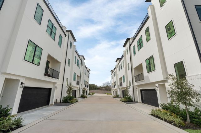 8705 Ojeman Villas Drive, Houston, TX 77055