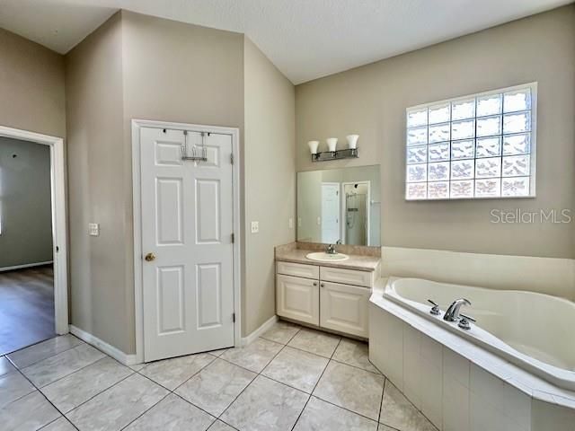 6216 ALAMANDA HILLS BOULEVARD, Lakeland, FL 33813