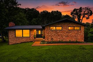 9077 Old Charlotte Pike, Pegram, TN 37143