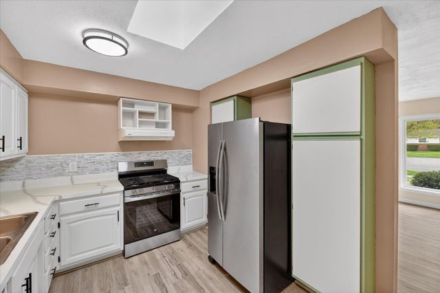 385 Hollywood Drive, Saline, MI 48176