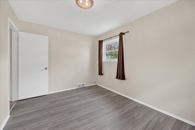 385 Hollywood Drive, Saline, MI 48176