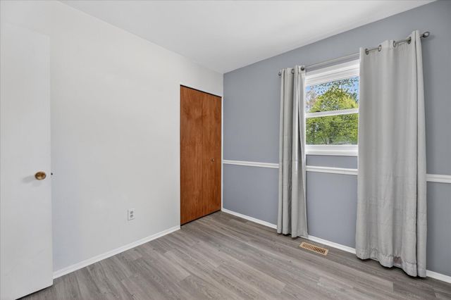 385 Hollywood Drive, Saline, MI 48176