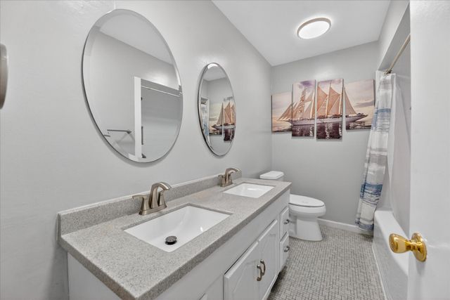 385 Hollywood Drive, Saline, MI 48176