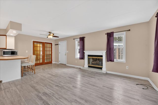 385 Hollywood Drive, Saline, MI 48176