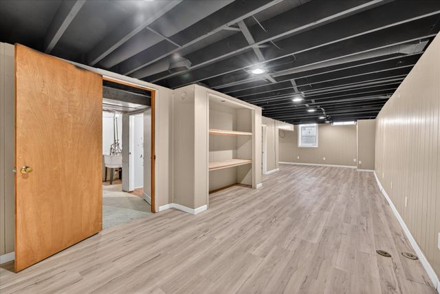 385 Hollywood Drive, Saline, MI 48176