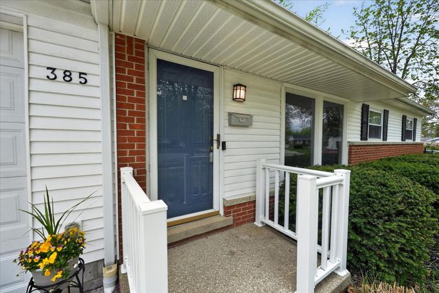 385 Hollywood Drive, Saline, MI 48176