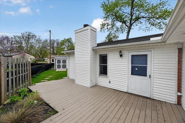 385 Hollywood Drive, Saline, MI 48176