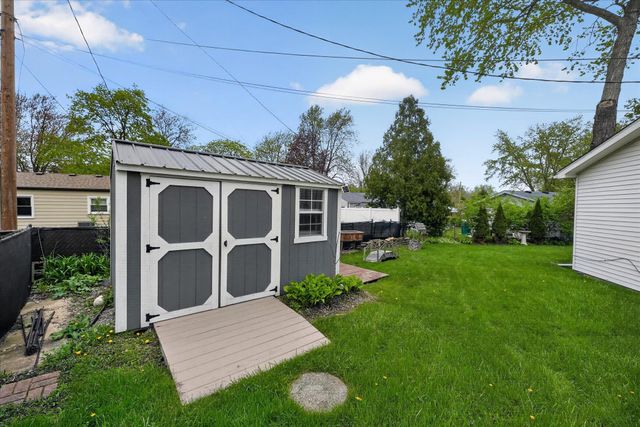385 Hollywood Drive, Saline, MI 48176