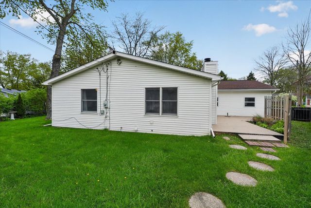 385 Hollywood Drive, Saline, MI 48176