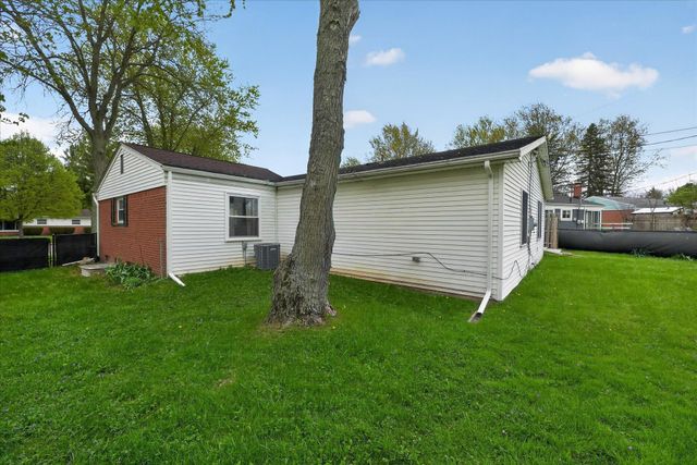 385 Hollywood Drive, Saline, MI 48176