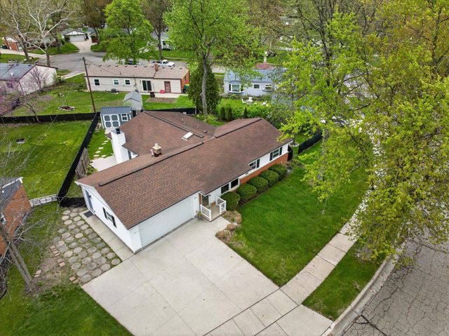385 Hollywood Drive, Saline, MI 48176