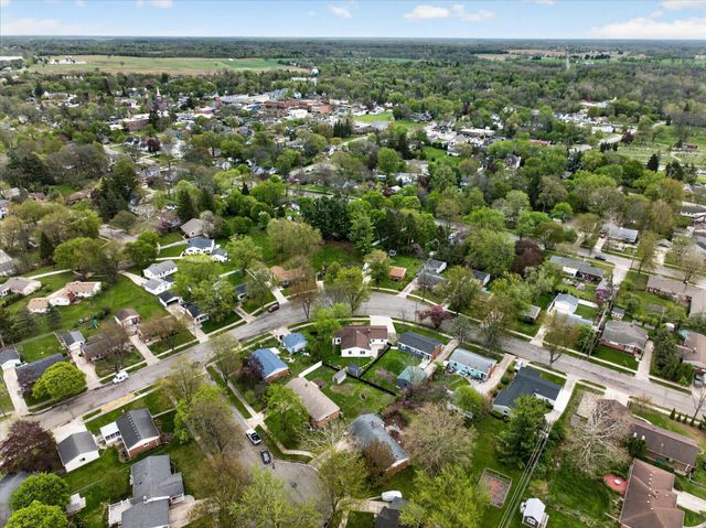 385 Hollywood Drive, Saline, MI 48176