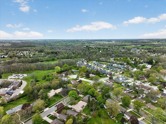 385 Hollywood Drive, Saline, MI 48176