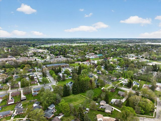 385 Hollywood Drive, Saline, MI 48176
