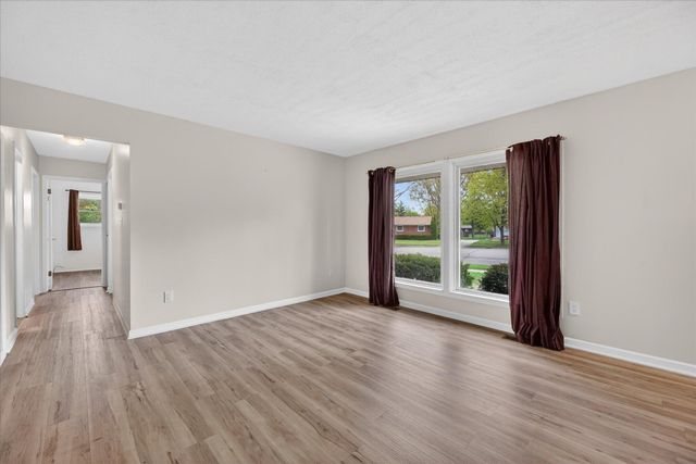 385 Hollywood Drive, Saline, MI 48176