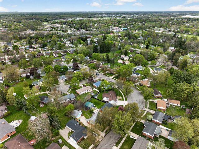 385 Hollywood Drive, Saline, MI 48176