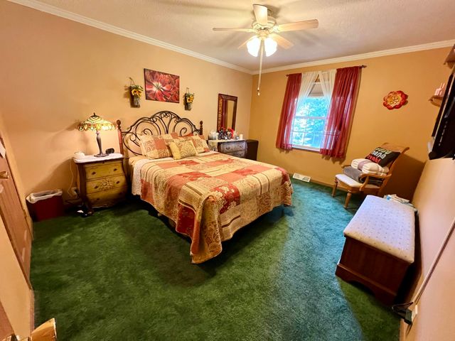 10901 N 555 E, Demotte, IN 46310